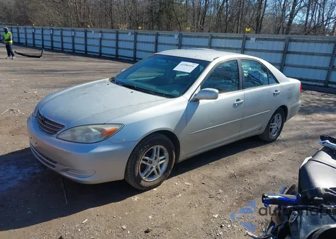 2002 Toyota Camry Le из США, поврежденный, VIN 4T1BE32K52U506649